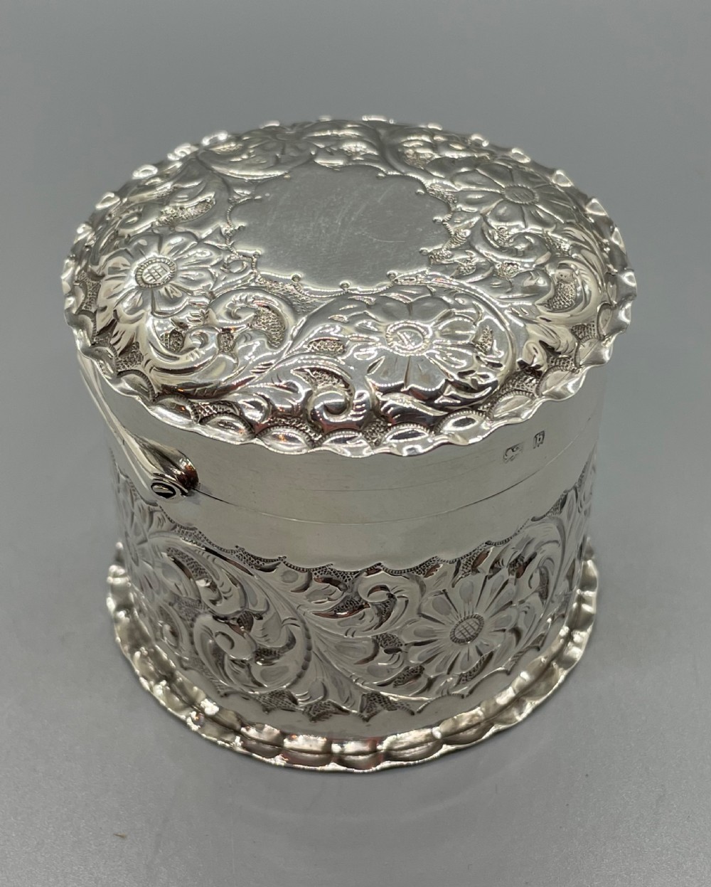 Late Victorian silver box Birmingham 1901 View V