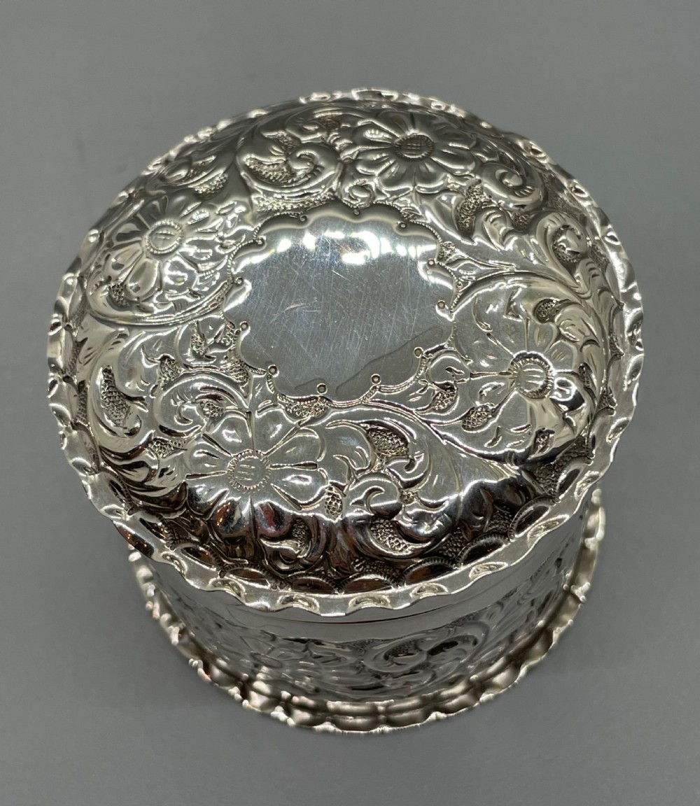 Late Victorian silver box Birmingham 1901 View VI
