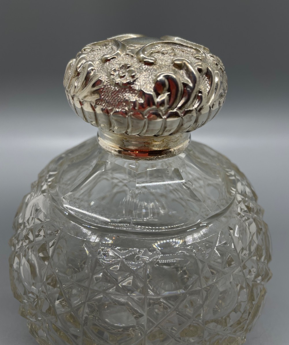 Edwardian silver mounted hobnail cut glass scent bottle Birmingham 1905 ARTHUR WILLMORE PENNINGTON View II