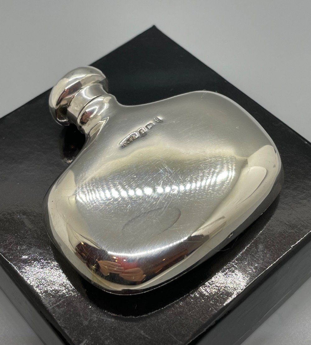 Edwardian silver lady’s spirit flask Birmingham 1904 SAUNDERS & SHEPHERD View II