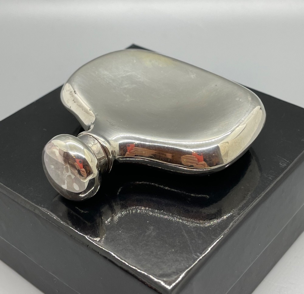 Edwardian silver lady’s spirit flask Birmingham 1904 SAUNDERS & SHEPHERD View III