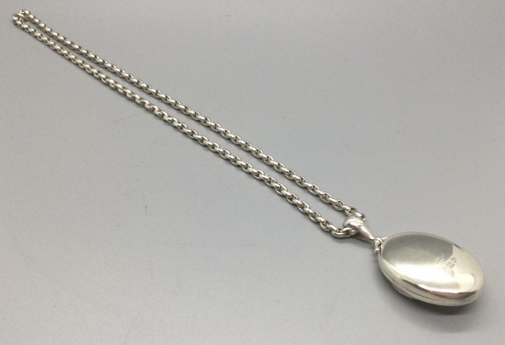 Edwardian silver locket and chain Birmingham 1909 View III