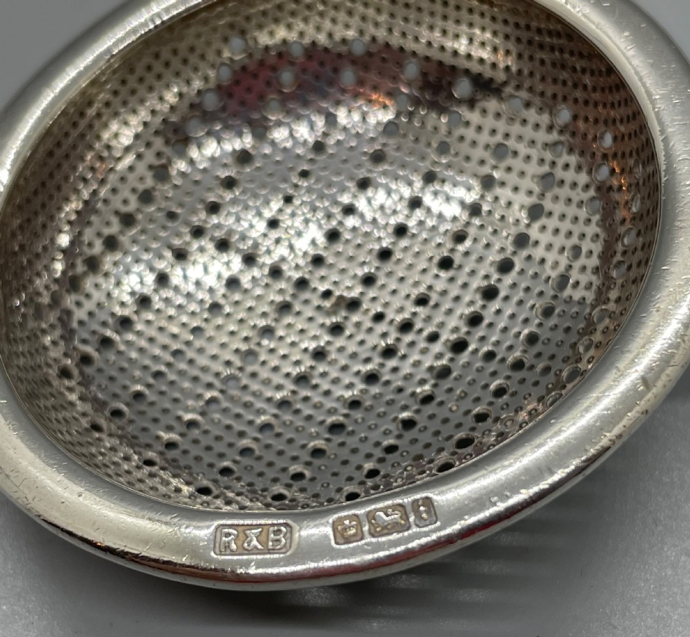 Edwardian silver tea strainer Sheffield 1901 View IV