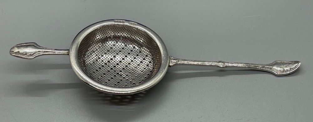 Edwardian silver tea strainer Sheffield 1901 View VII