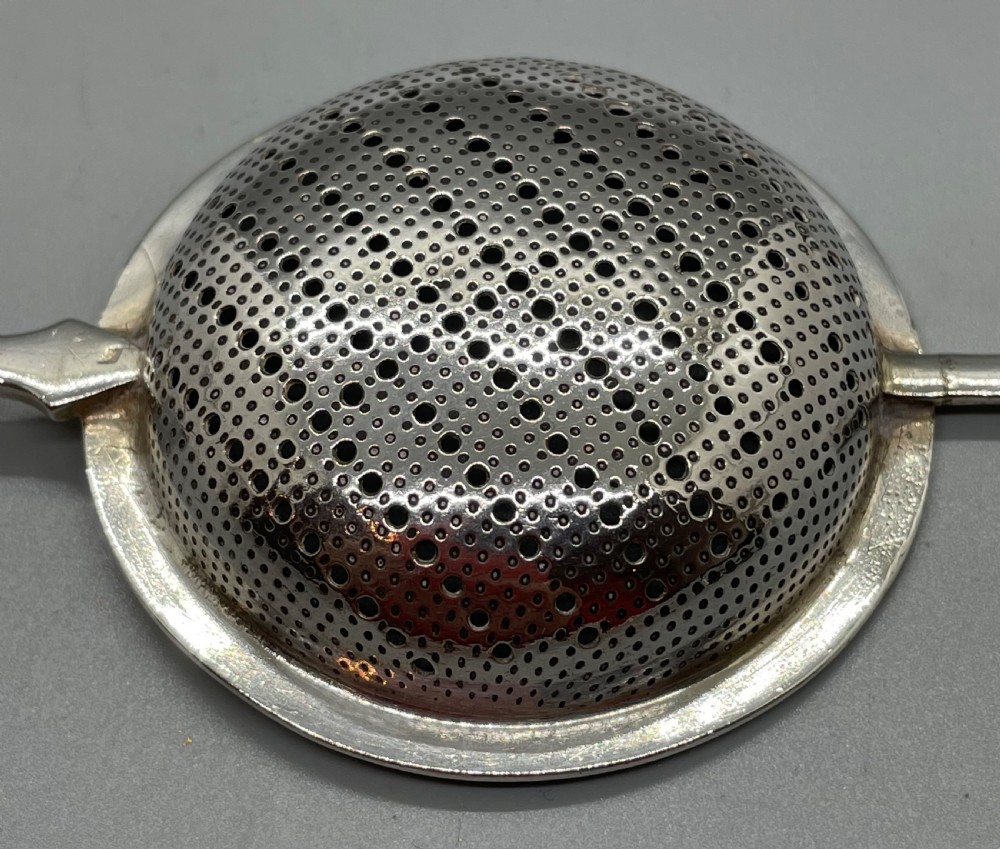 Edwardian silver tea strainer Sheffield 1901 View VIII
