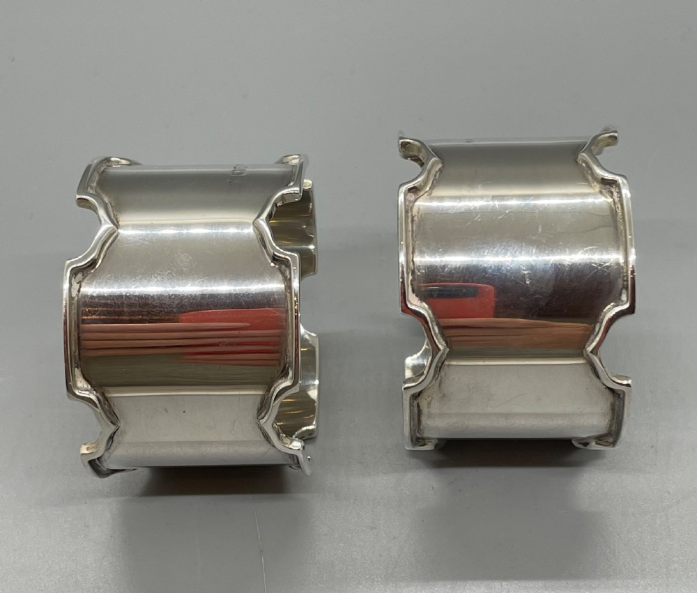 George V pair silver napkin rings Birmingham 1926 View III