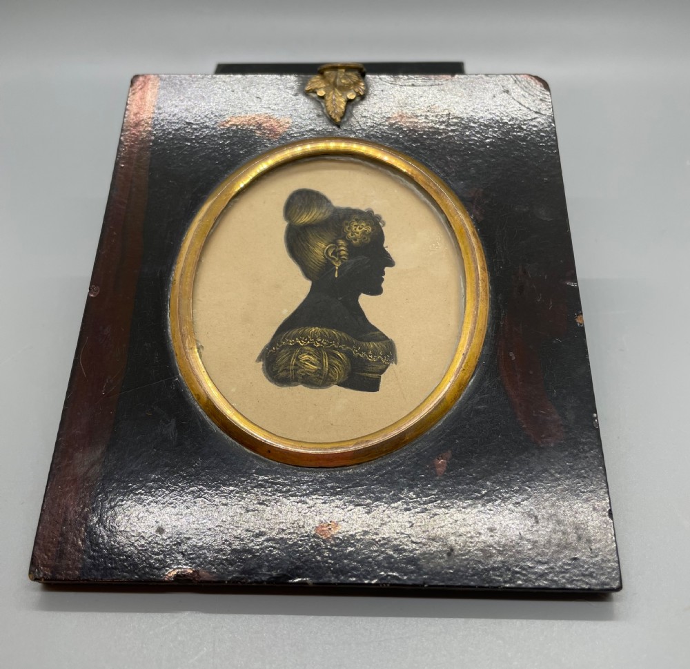 Regency silhouette of a lady c1820