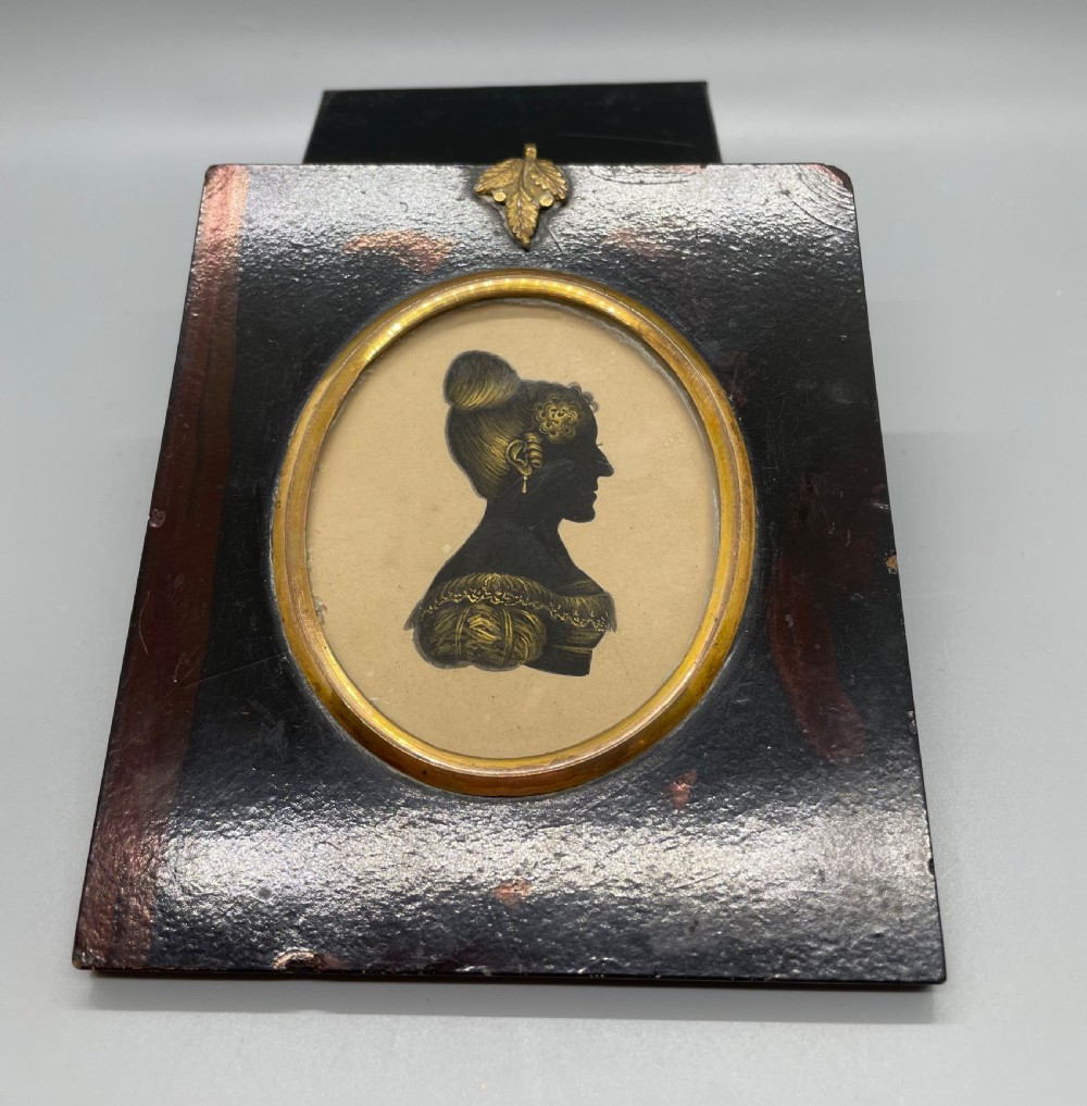 Regency silhouette of a lady c1820 View II