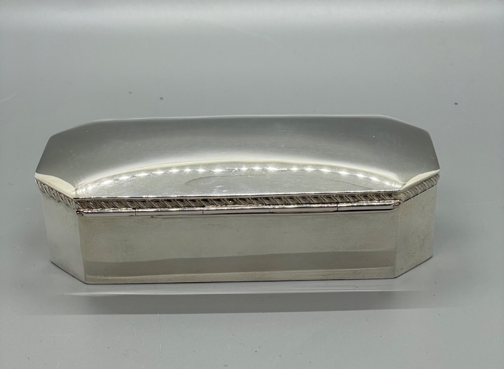 Quality Victorian silver box Birmingham 1899 View VI
