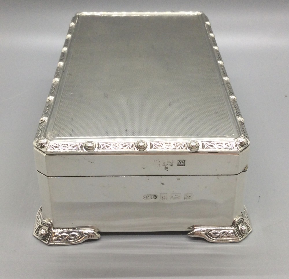 Fine quality Elizabeth II silver cigarette box Birmingham 1962 View IV