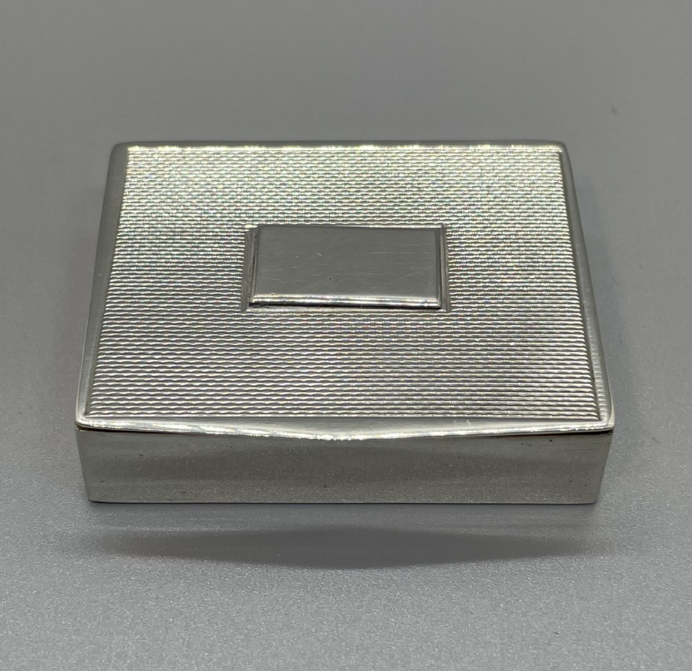 Elizabeth II silver pill box Birmingham 1965