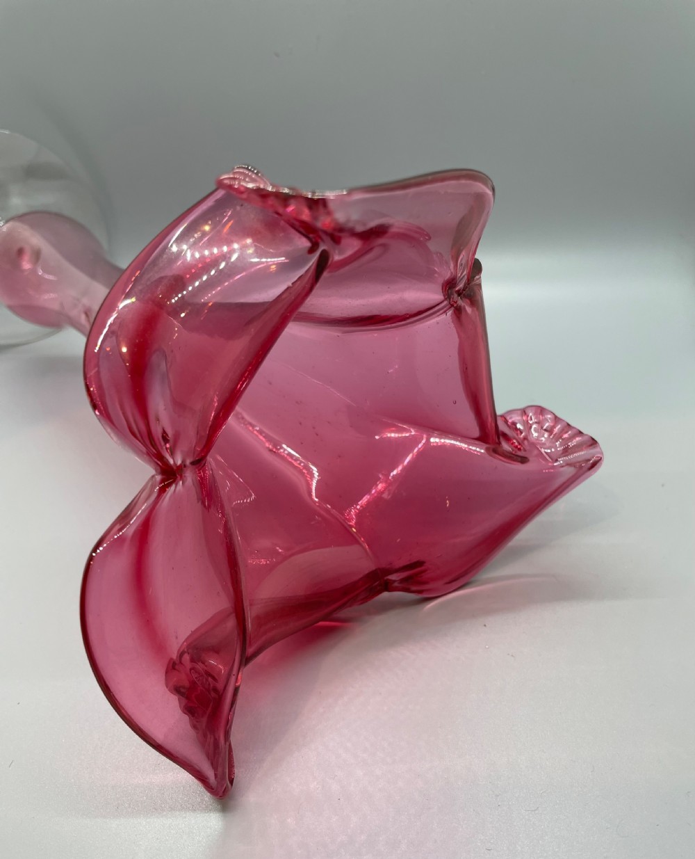 Late 19thc Victorian Art Nouveau cranberry vase c1880 View VIII