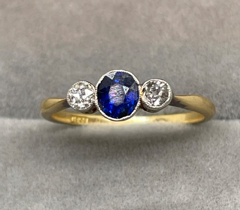 Deco era 18ct sapphire and diamond ring c1930  View VIII
