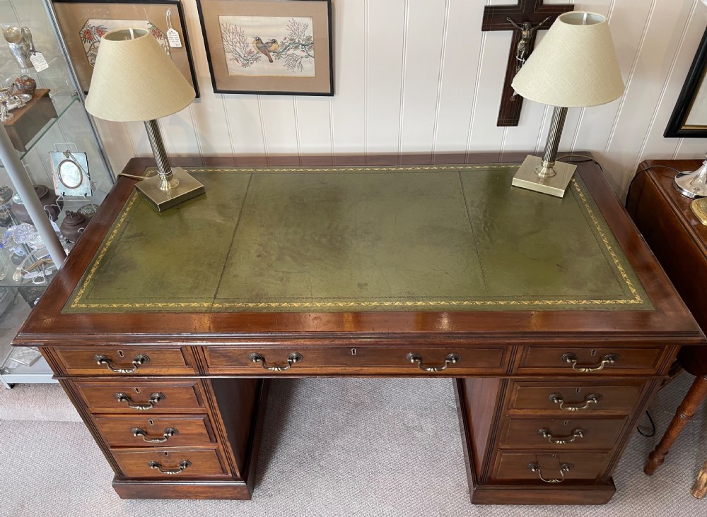 Quality Victorian pedestal desk c1880 View VII