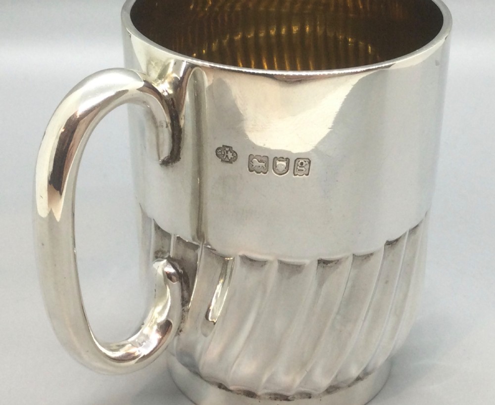 Edwardian silver christening mug London 1902 View IV