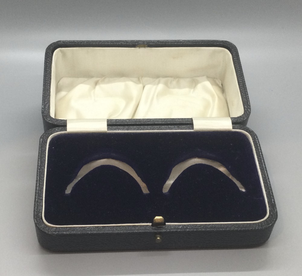 Pair George V silver napkin rings Birmingham 1924 View VII