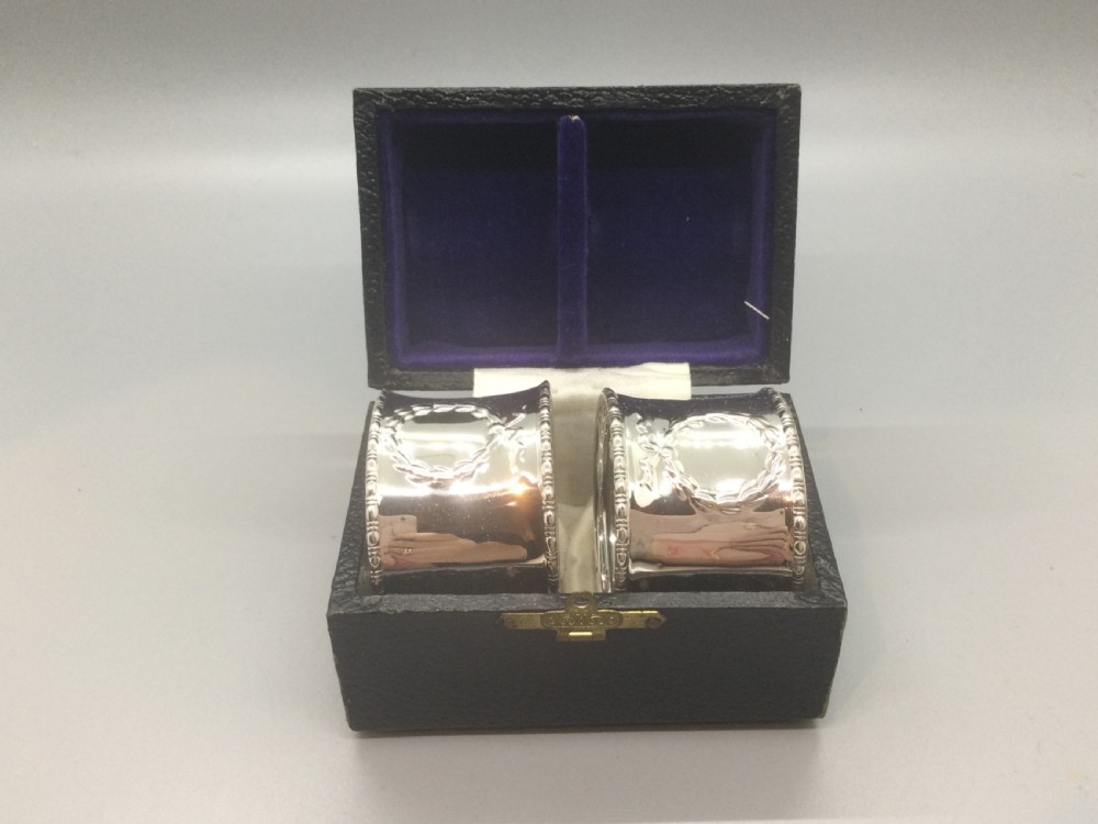 Geo V pair silver napkin rings Birmingham 1918
