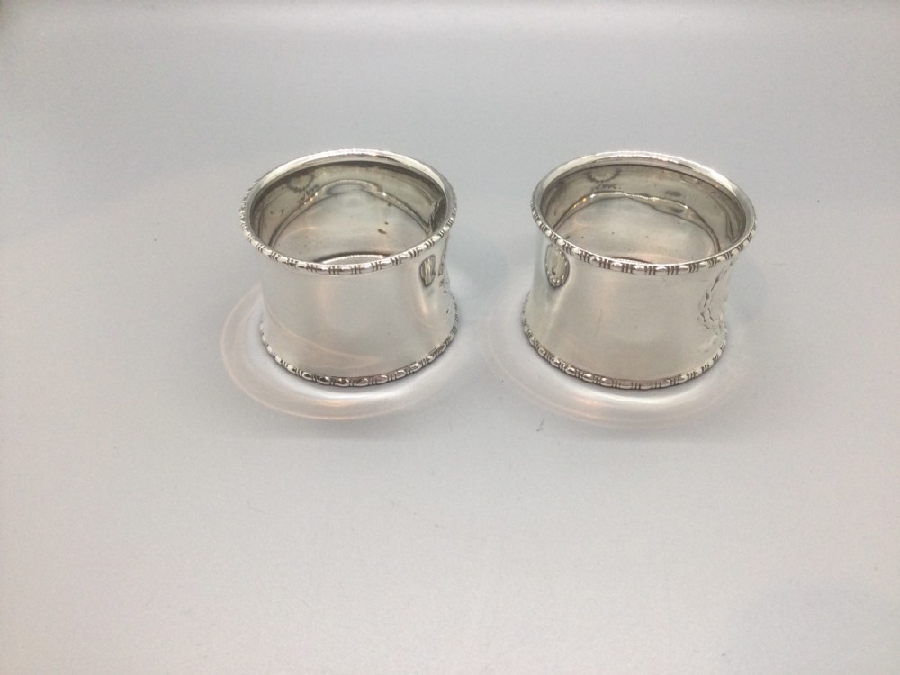 Geo V pair silver napkin rings Birmingham 1918 View VI