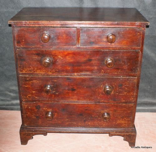 Pine Chest of Drawers