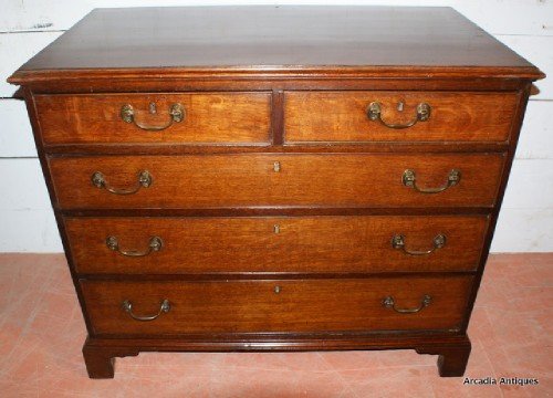 Oak Chest of Drawers