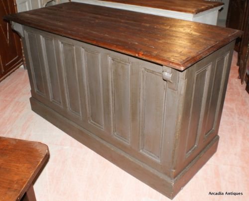 Painted Shop Counter / Island