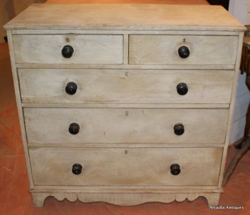 Georgian Pine Chest of Drawers