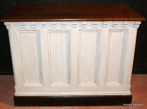 Small Island Unit / Counter