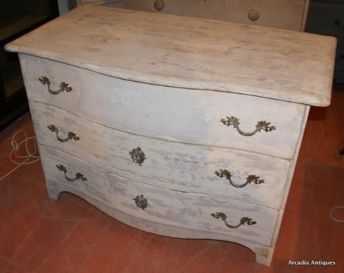 French Serpentine Commode