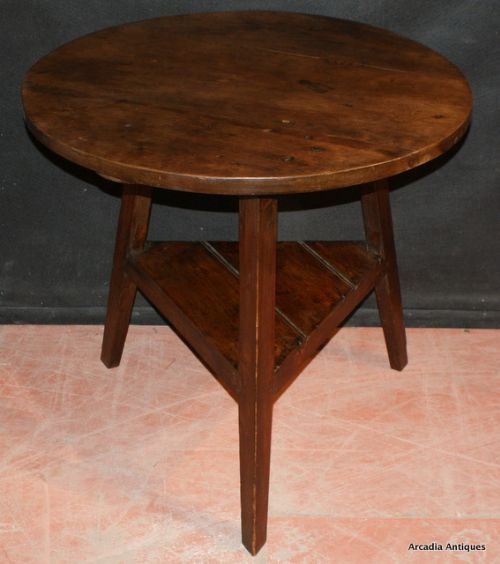 Pine Cricket Table