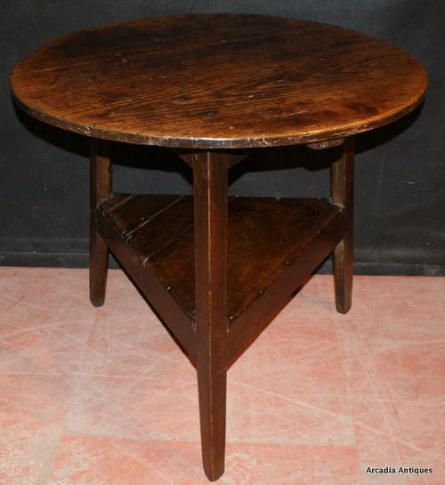 Pine Cricket Table