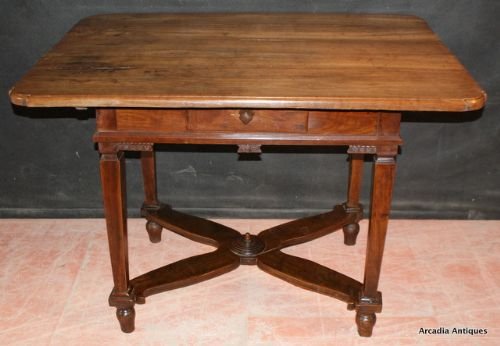 Continental Centre Table