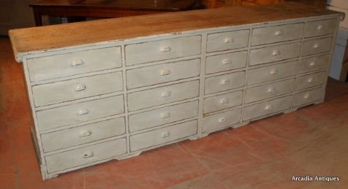 English Store Counter