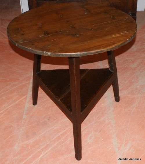 Welsh Pine Cricket Table