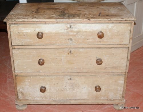 Pine Chest of Drawers