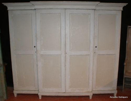 Breakfront Housekeeper / Laundry Cupboard
