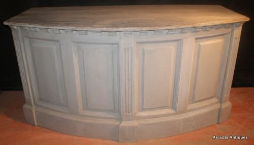 Bowed Counter / Island Unit.