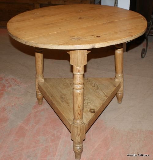 Welsh Pine Cricket Table