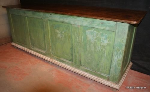 French Store Counter