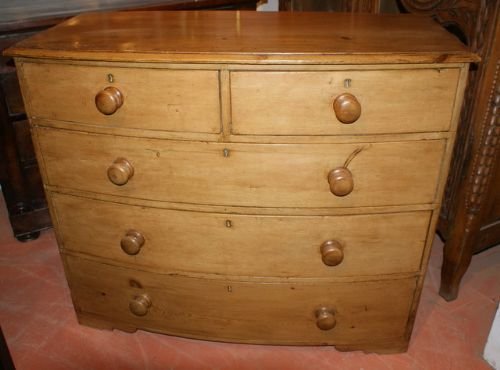 Victorian Bow-front Chest of Drawers