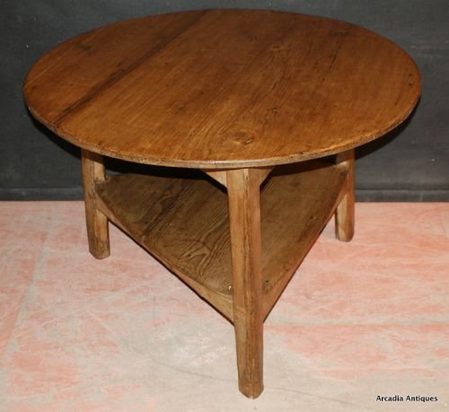 Pine Cricket Table