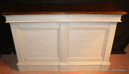 French Store Counter