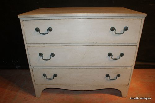 Antique Chest of Drawers