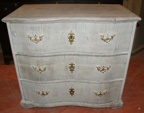 Serpentine Commode