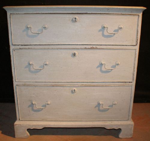 Painted Chest of Drawers
