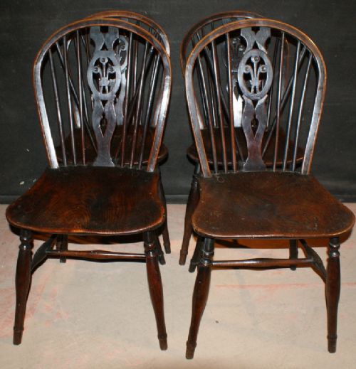 Set of 4 Windsor Chairs