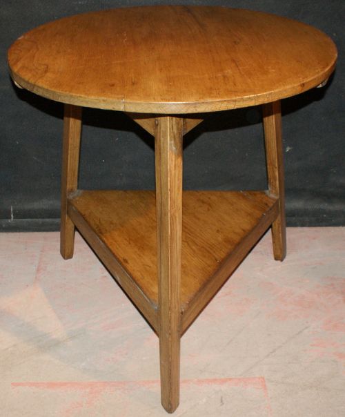 Welsh Pine Cricket Table