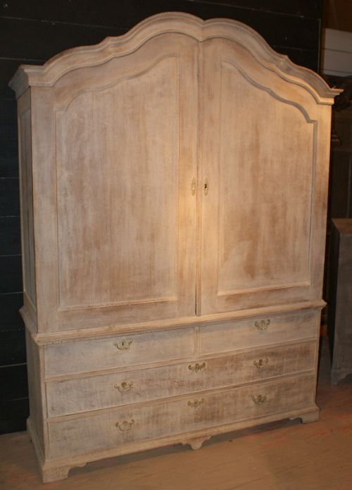 Bleached Dutch Linen Press