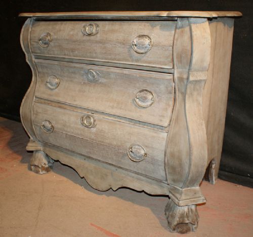 Dutch Bombe Commode