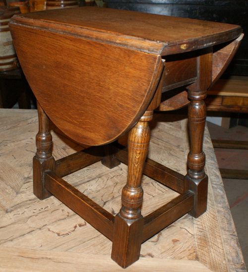 Dropleaf Side Table