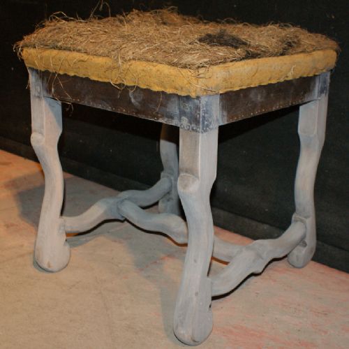Os-de-mouton Stool